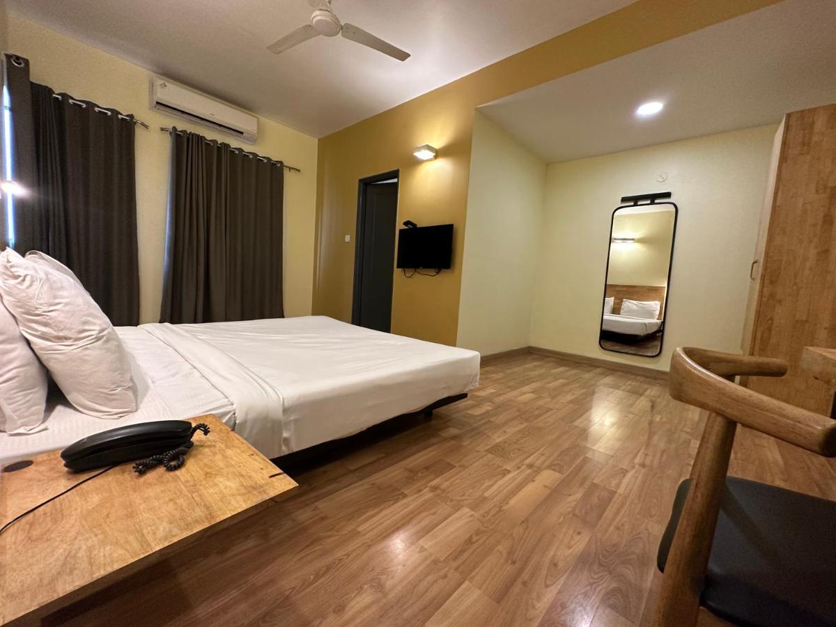 Upar Hotels Indiranagar Bangalore Bagian luar foto