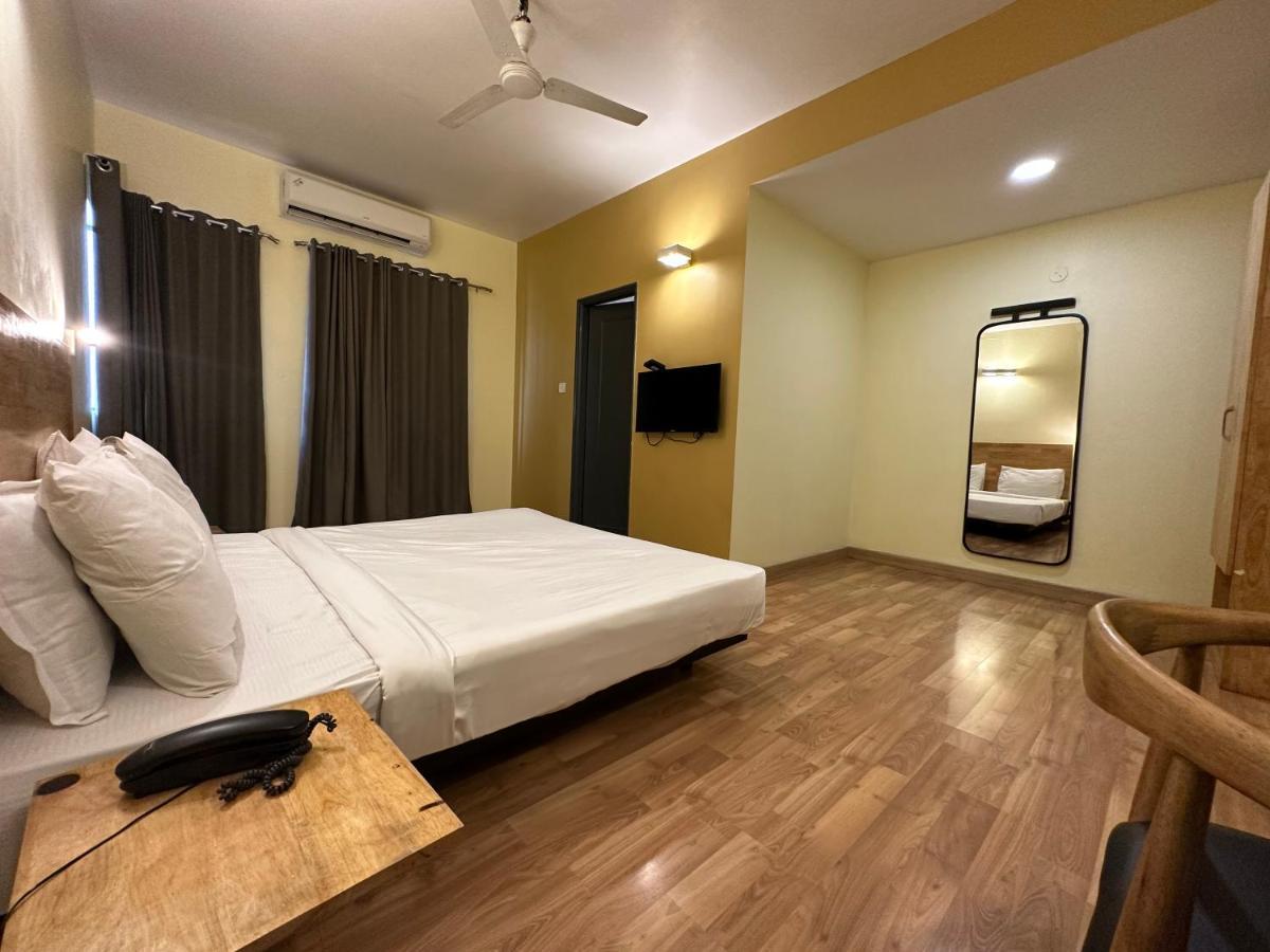 Upar Hotels Indiranagar Bangalore Bagian luar foto