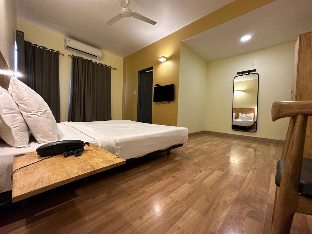 Upar Hotels Indiranagar Bangalore Bagian luar foto